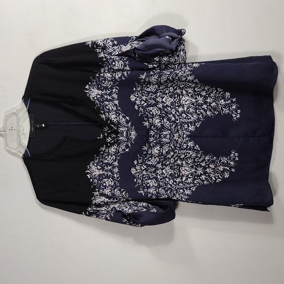 BCBGMaxAzria Tops - BCBG Max Azria Haidi Long Sleeve Silky Print Maternity Top size Small